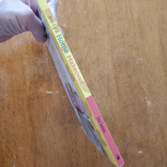 Sewing Book  " Sew up a Home Makeover" - Picture 4 of 4